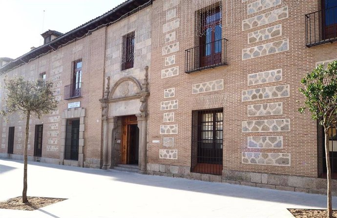 Archivo - Fachada del Ayuntamiento de Talavera de la Reina.