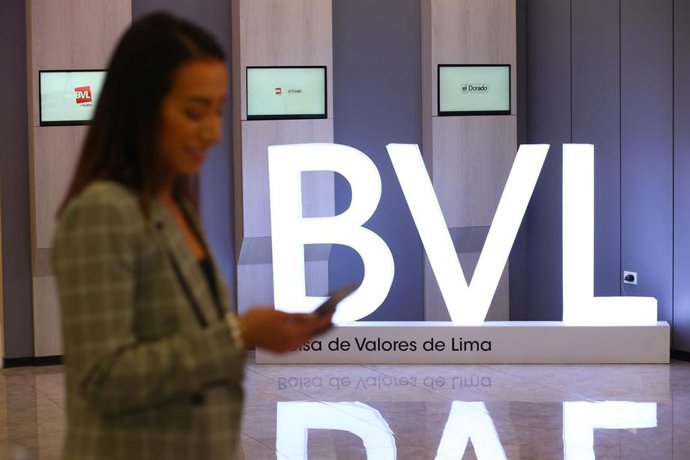 Archivo - Perú.- Bolsa de Valores de Lima presenta pérdidas pese a avance de Wall Street