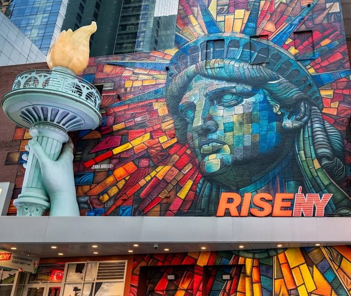 RiseNY: la experiencia familiar que te hace volar sobre Nueva York sin salir de Times Square