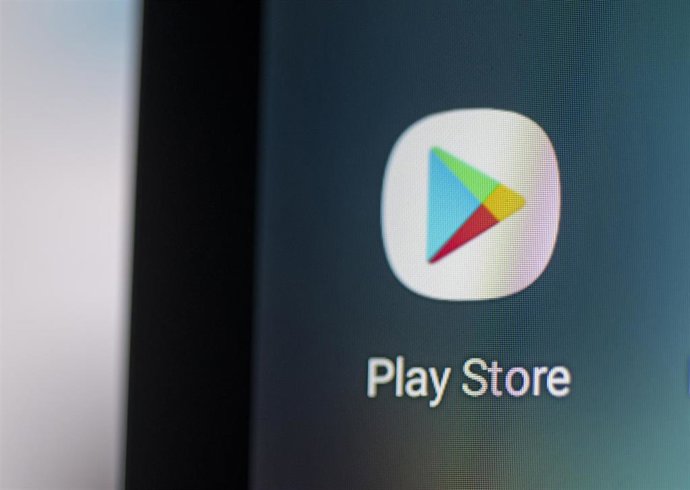 FILED - 28 April 2021, Berlin: FILE PHOTO - The logo of the Play Store app from the US company Google can be seen on the screen of a smartphone. Photo: Fabian Sommer/Deutsche Presse-Agentur GmbH/dpa