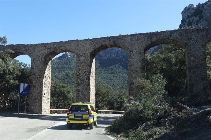 Archivo - Un coche de emergencias en la Serra de Tramuntana, a 10 de marzo de 2023, en Sóller, Mallorca, Baleares (España).