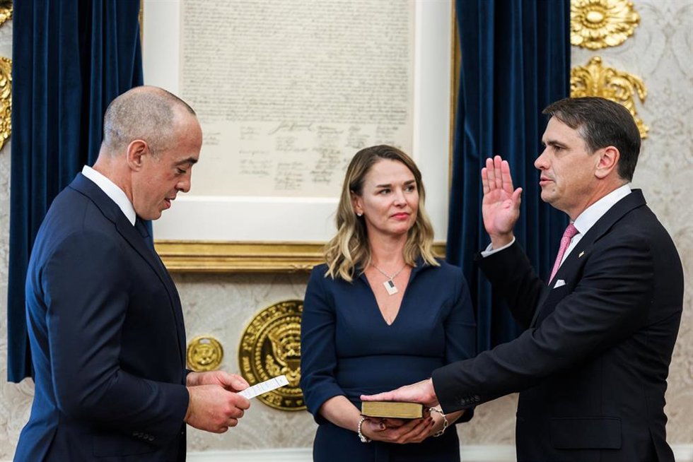 El nuevo fiscal general de Estados Unidos, Todd Blanche, durante la jura de su cargo en el Despacho Oval