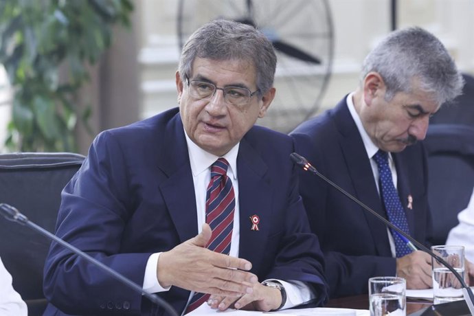 Perú.- Ministro de Trabajo: No se va a disminuir ningún derecho laboral