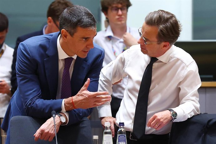 Archivo - El presidente del Gobierno, Pedro Sánchez y el primer ministro de Suecia, Ulf Kristersson.