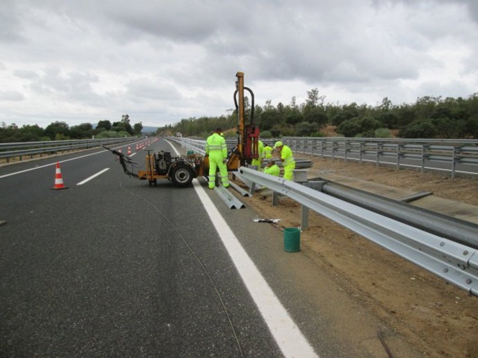 Operario en una carretera