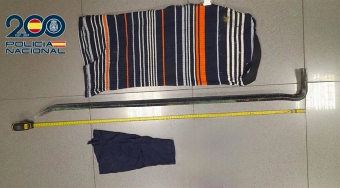 Dos detenidos tras ser sorprendidos cuando forzaban el cajetín de una gasolinera en Valladolid