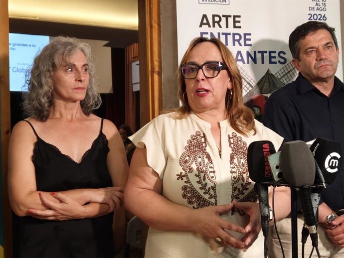 La viceconsejera de Cultura, Carmen Teresa Olmedo, en el Arte entre Gigantes.