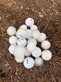 Granizo caído en Singra (Teruel), comparado con pelotas de golf.