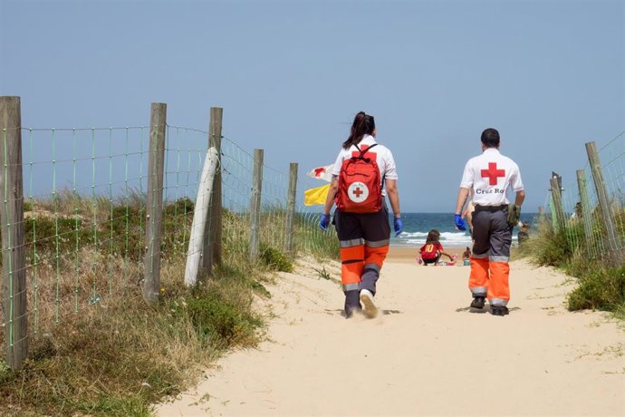 Cruz Roja Cantabria apoya el operativo del eclipse con 217 profesionales, 20 embarcaciones y 12 ambulancias