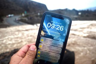 Coquimbo, 18 de julio de 2026. Debido a las intensas precipitaciones que afectan a la zona se activaron la mayoría de las quebradas como es el caso de Islon que corto la ruta dejando aislada a localidades del sector.  Alejandro Pizarro/Aton Chile