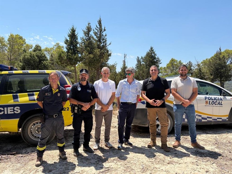 El Govern estrena antes del eclipse una nueva estación de la red TetraIB en Eivissa.