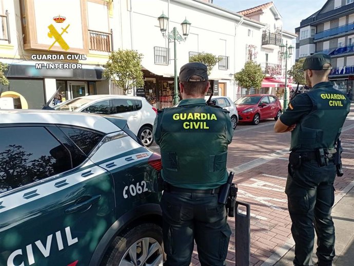 La Guardia Civil, en servicio de seguridad ciudadana, en Suances