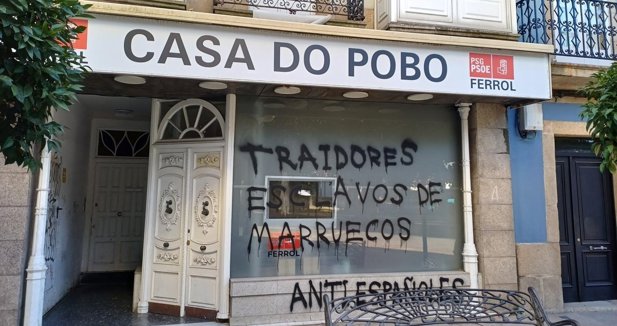El PSOE denuncia pintadas en su sede de Ferrol que vincula con "mensajes de odio promovidos por la extrema derecha"