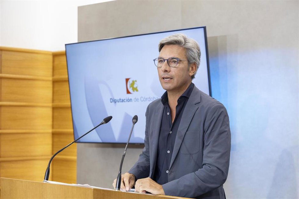 Andrés Lorite, durante la presentación del balance de la inversión de la Diputación en su red provincial de carreteras.