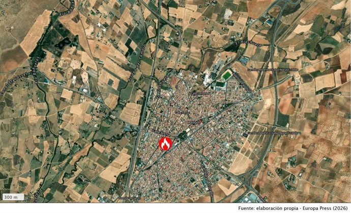 El incendio se ha desatado en un garaje comunitario en la calle Granada de Malagón.