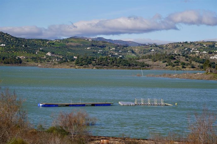 Archivo - Imagen de archivo del embalse La Viñuela.