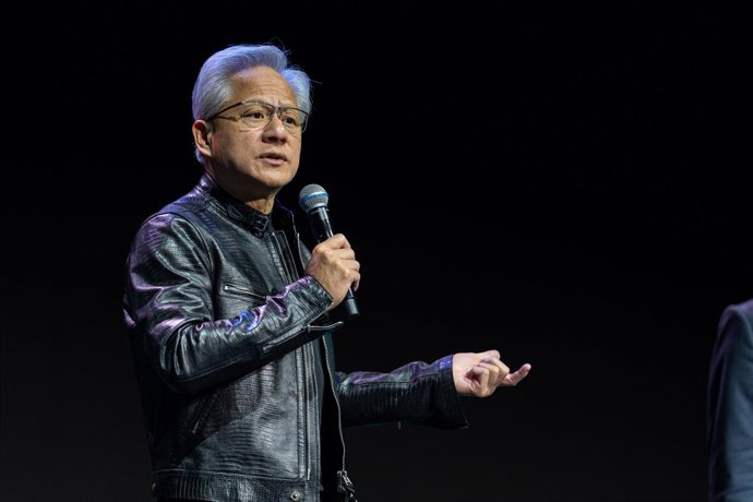 Archivo - Arquivo - 2 de junho de 2026, Taiwan, Taipé: Jensen Huang, presidente e CEO da NVIDIA, durante uma palestra na Computex 2026, em Taipé. Foto: Vernon Yuen/Nexpher via ZUMA Press Wire/dpa