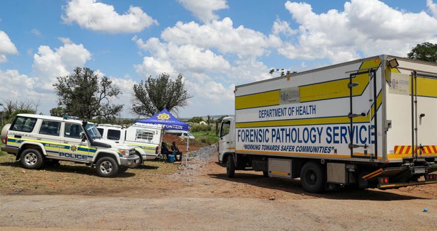 Al menos 14 mineros encontrados muertos en una mina abandonada en el norte de Sudáfrica