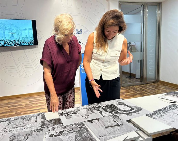 Presentación de la colección de láminas 'Memoria y tradición de un pueblo' sobre la Virgen del Rocío.