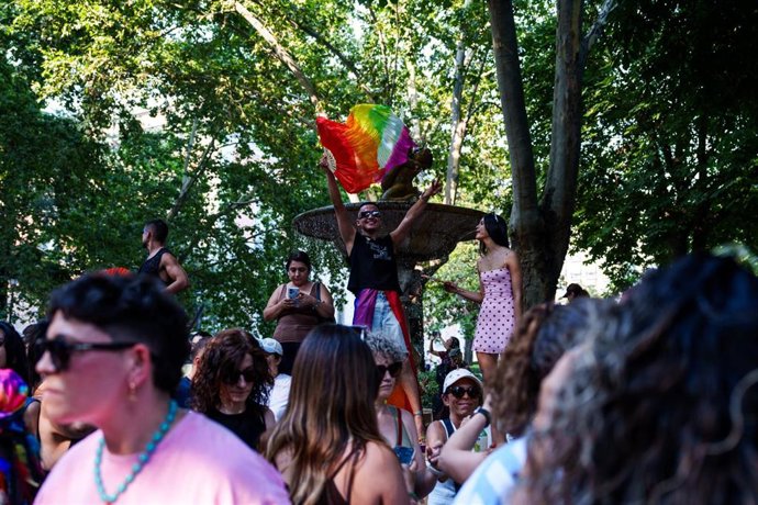 Archivo - Ambiente durante la manifestación estatal del Orgullo LGTBI+ 2026, a 4 de julio de 2026, en Madrid (España). 