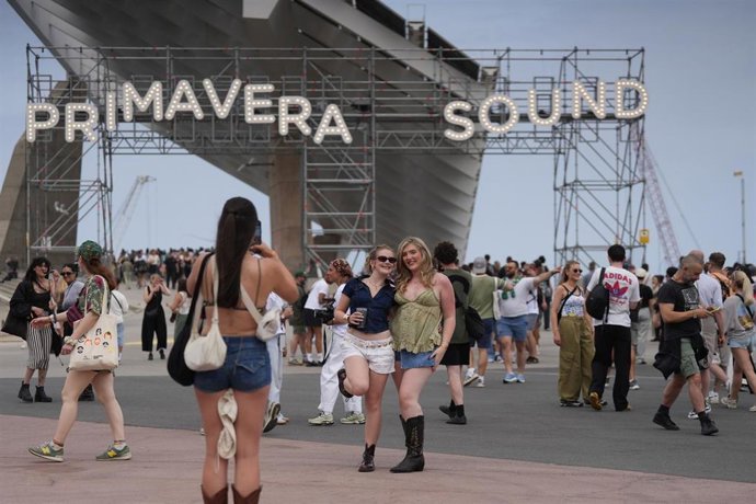 Archivo - Decenas de personas durante la primera jornada del Primavera Sound Barcelona 2026, a 4 de junio de 2026, en Barcelona, Catalunya (España). 