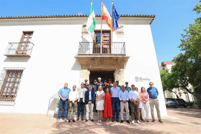 Un minuto de silencio en memoria de la víctima de San Pedro Alcántara.