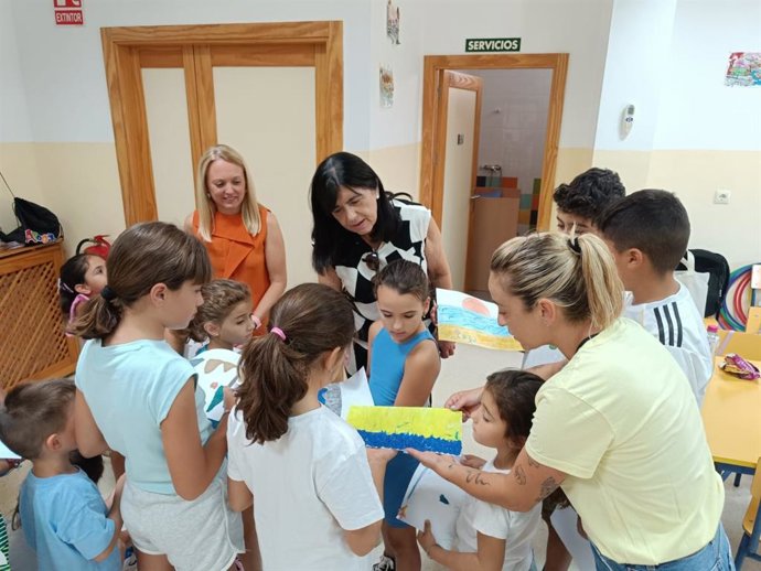 Visita a una escuela de verano de Diputación