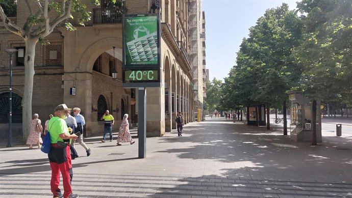 Archivo - Los termómetros podrán superar los 40 grados.