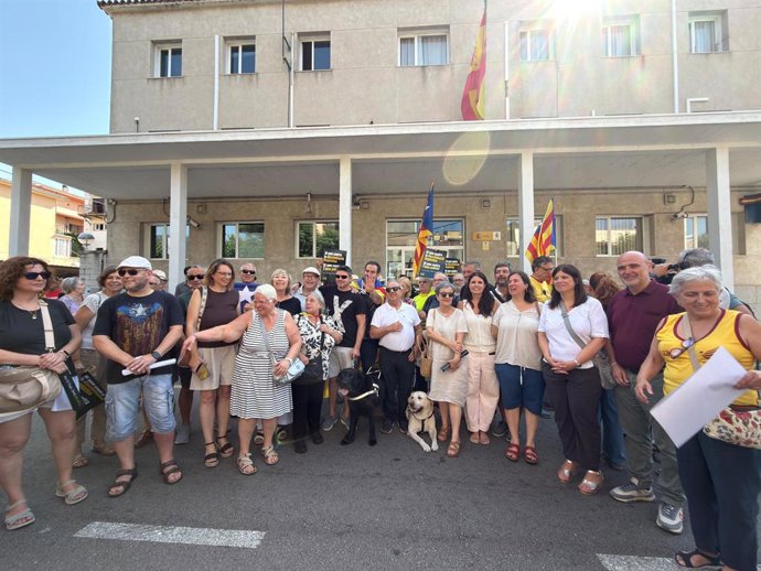 Concentració convocada per l'ANC a La Jonquera (Girona) en suport al diputat de Junts en  el Parlament, Isaac Padrós