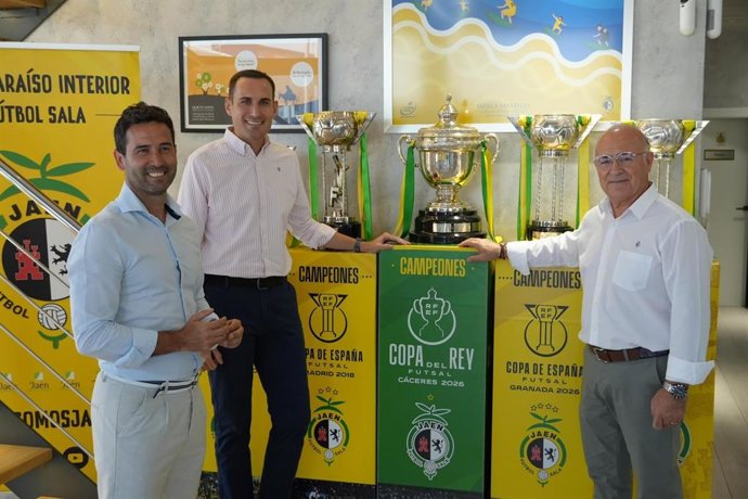 Visita de Juan Latorre al club