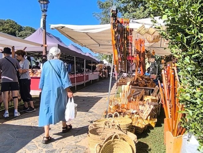 Imagen del mercado de productos regionales y artesanales de Comillas