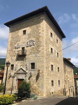 Torre Ortiz de Molinillo y Velasco en Artziniega
