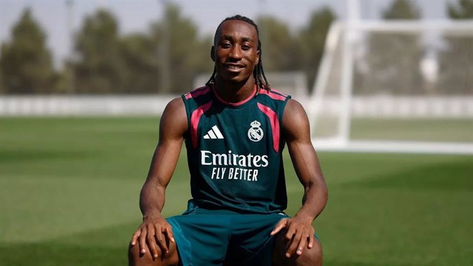 O jogador de futebol da Costa do Marfim em entrevista à RealMadrid TV após concluir um treino.