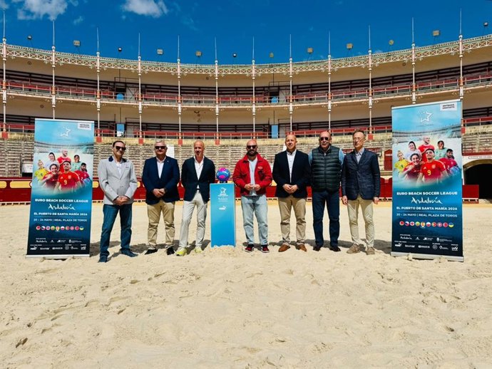 El alcalde de El Puerto de Santa María, Germán Beardo, en la presentación del Mundialito de Fútbol Playa.