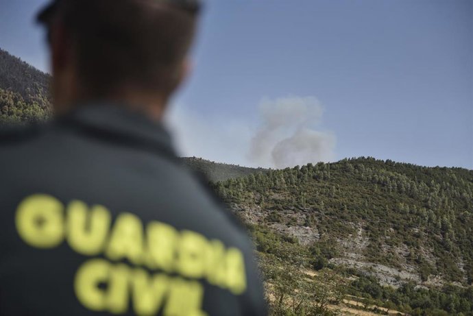 Vista del incendio de Las Peñas de Riglos.