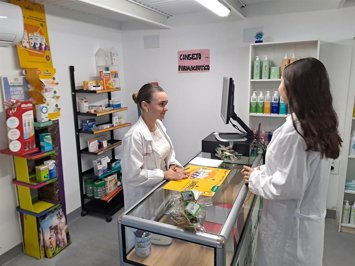 Alumnos del IES José Planes (Murcia), premiados por su proyecto 'FarmacIA'
