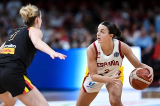 Archivo - June 29, 2025, Piraeus, Attiki, Greece: ELENA BUENAVIDA (2) of Spain in action at Peace and Friendship Arena in Piraeus , Greece during the Fiba Women Eurobasket 2025 game against Belgium  on 29 June of 2025