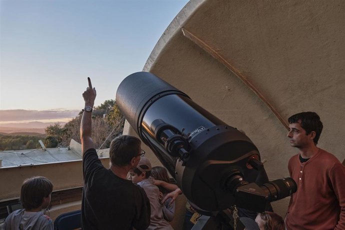 Archivo - Actividad en el  Observatorio Astronómico del Garraf.
