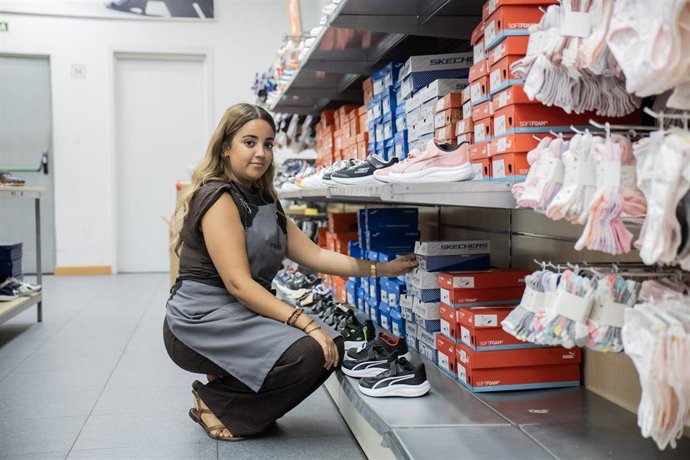 Oumaima ha encontrado trabajo a través de la Fundación la Caixa.