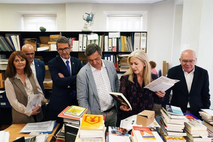 Imagen de la consejera de Cultura, Patrimonio Histórico y Deporte, Patricia del Pozo, durante una visita al Centro Andaluz de las Letras.