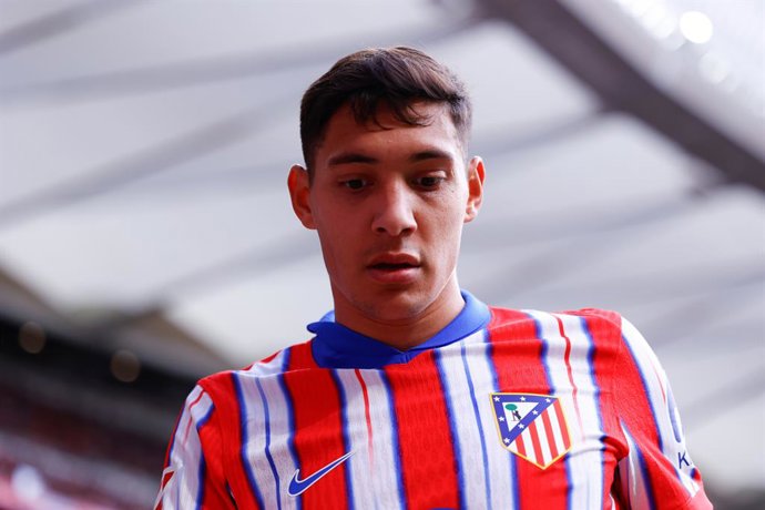 Archivo - Arquivo - Nahuel Molina, do Atlético de Madrid, observa durante a partida de futebol da Liga Espanhola, LaLiga EA Sports, disputada entre o Atlético de Madrid e a UD Las Palmas no estádio Riyadh Air Metropolitano, em 3 de novembro de 2024, em Ma