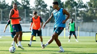 México.- El centrocampista inglés Jude Bellingham vuelve a los entrenamientos con el Real Madrid