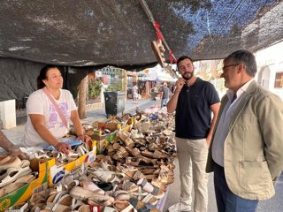 Archivo - Empleo invierte 202.000 euros en la mejora de zonas comerciales urbanas y rurales de la provincia de Granada