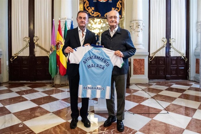 El alcalde de Málaga, Francisco de la Torre, junto al administrador del Málaga CF, José María Muñoz.