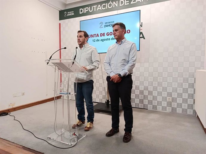Los vicepresidentes primero y segundo de la Diputación de Zamora, Víctor López de la Parte y Ramiro Silva, durante la rueda de prensa