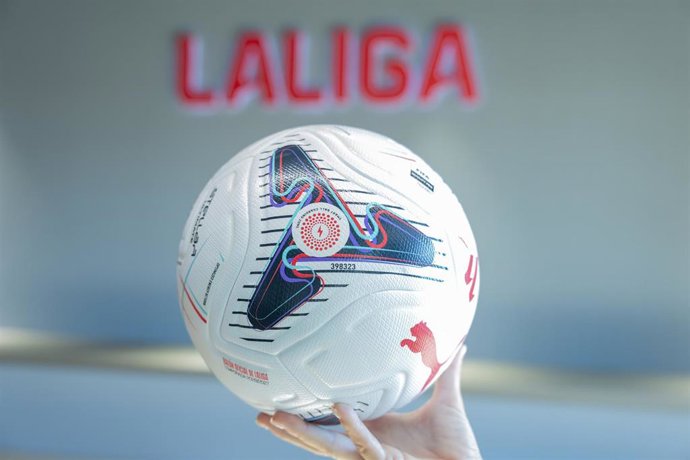 Balón oficial de LaLiga y PUMA para la temporada 2026/27, con la tecnología de Balón Conectado
