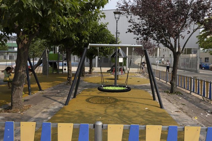 Parque infantil de la plaza 1º de Mayo del barrio de Txantrea.