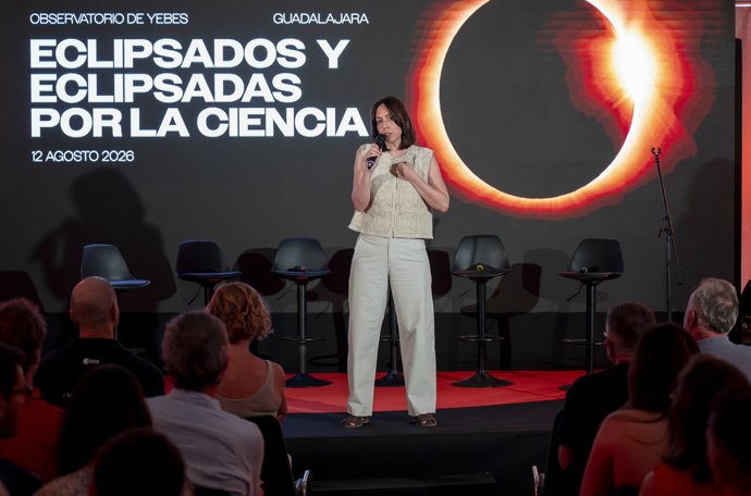 La ministra de Ciencia, Innovación y Universidades, Diana Morant, durante el seguimiento oficial del Eclipse total de Sol, en el Observatorio de Yebes, a 12 de agosto de 2026, en Yebes, Guadalajara, Castilla-La Mancha (España).