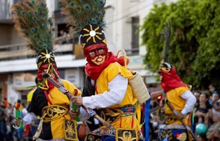 Grupo folclórico de Perú.