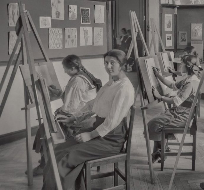 Una de las obras que componen la exposición 'El taller del artista'  en el Archivo General de la Región de Murcia